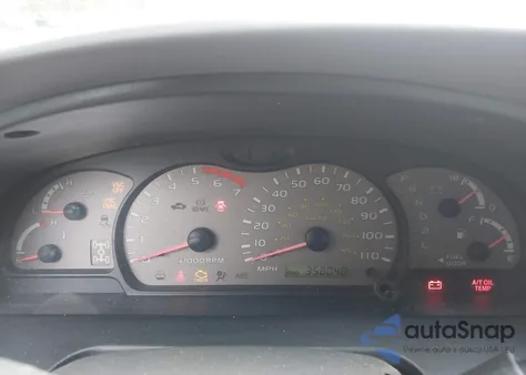 2004 Toyota Sequoia Sr5 V8 z USA, uszkodzony, nr VIN 5TDBT44AX4S225538